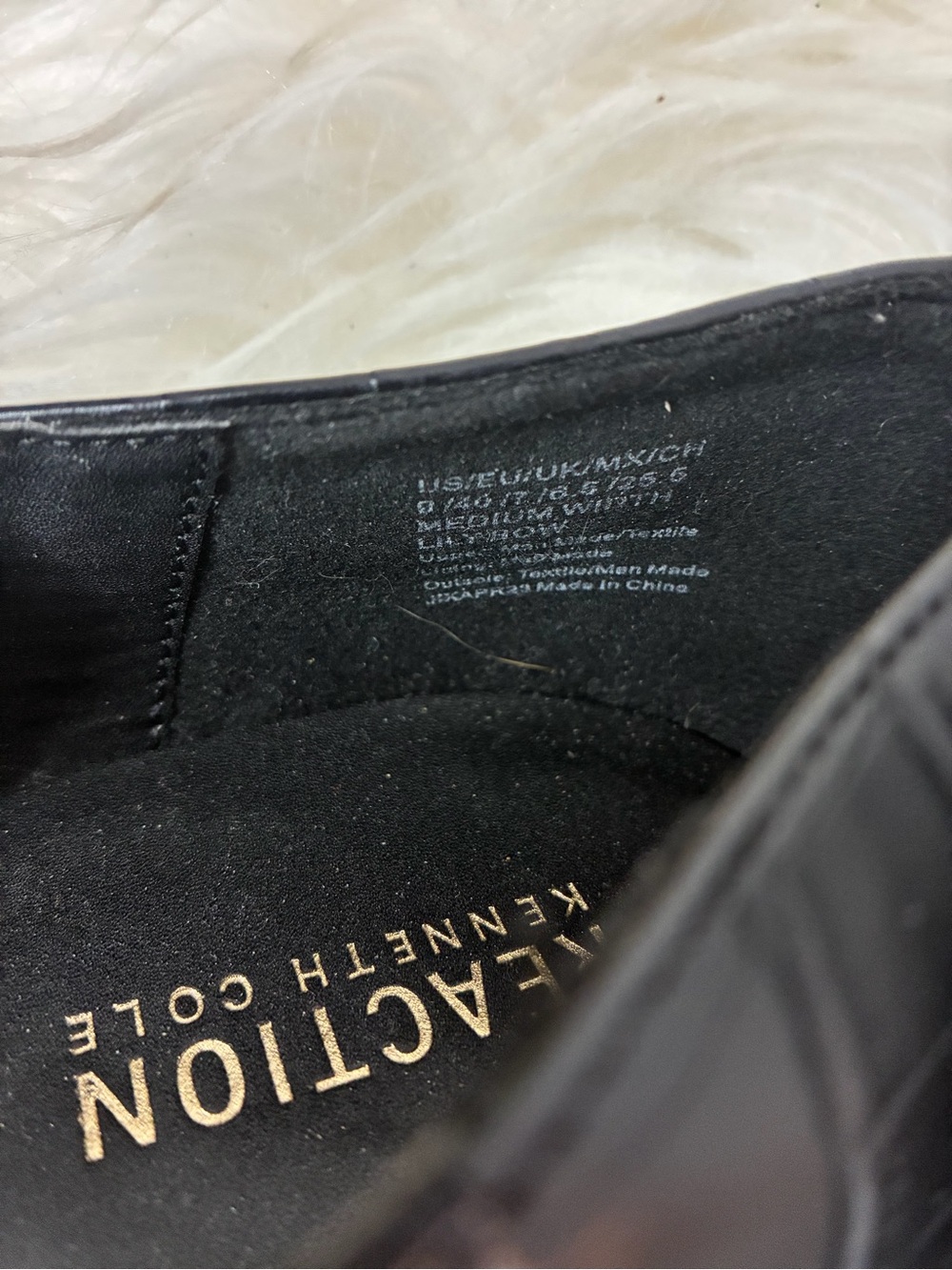 Kenneth Cole Reaction Black Croc-Texture Pointed Bow Flats - Picture 5 of 6